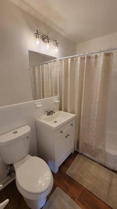 Apartment, One Bedroom 알링턴 외부 사진
